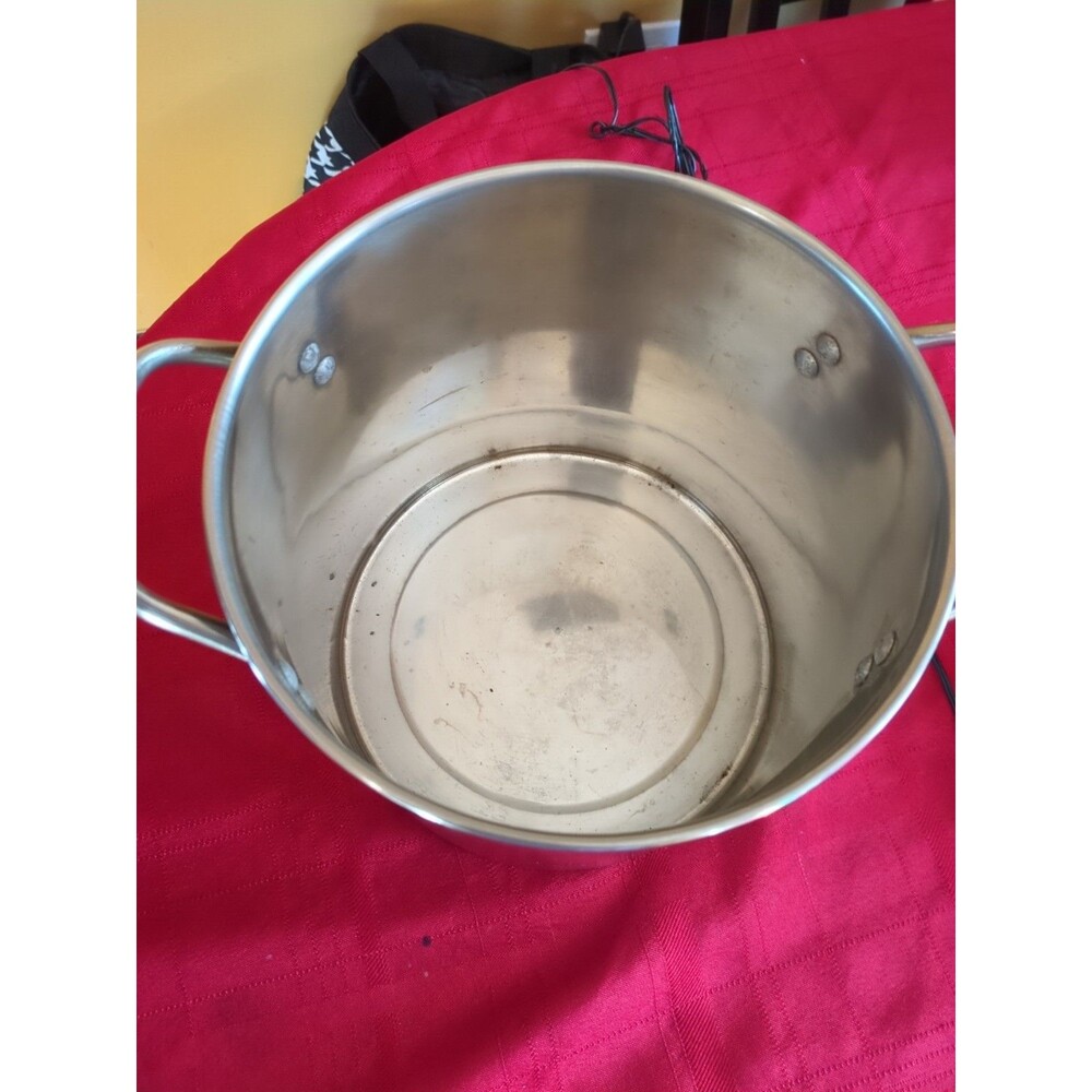 16 QUART STAINLESS STEEL LIDDED STOCKPOT. FREE Smaller One. - Picture 12 of 14